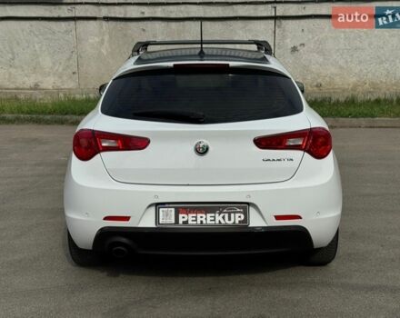 Белый Альфа Ромео Джульетта, объемом двигателя 1.37 л и пробегом 113 тыс. км за 15199 $, фото 4 на Automoto.ua