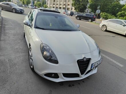 Білий Альфа Ромео Giulietta, об'ємом двигуна 1.7 л та пробігом 131 тис. км за 11800 $, фото 1 на Automoto.ua