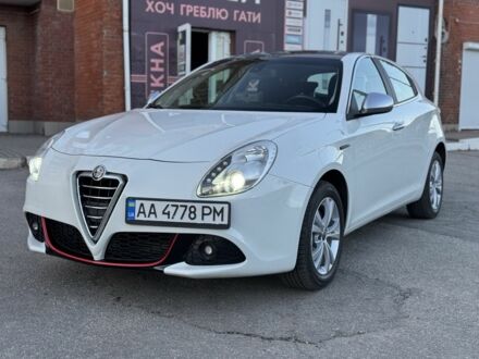 Білий Альфа Ромео Giulietta, об'ємом двигуна 1.4 л та пробігом 212 тис. км за 6900 $, фото 1 на Automoto.ua