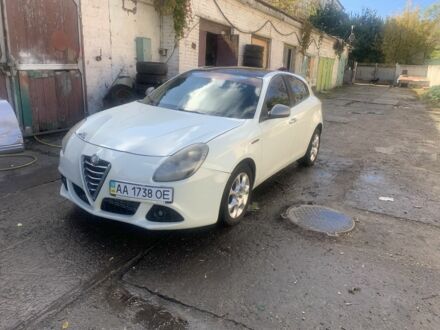 Белый Альфа Ромео Джульетта, объемом двигателя 1.4 л и пробегом 335 тыс. км за 9000 $, фото 1 на Automoto.ua