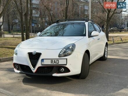 Білий Альфа Ромео Giulietta, об'ємом двигуна 1.4 л та пробігом 112 тис. км за 17000 $, фото 1 на Automoto.ua