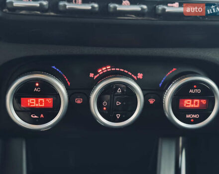 Чорний Альфа Ромео Giulietta, об'ємом двигуна 1.96 л та пробігом 209 тис. км за 8500 $, фото 26 на Automoto.ua