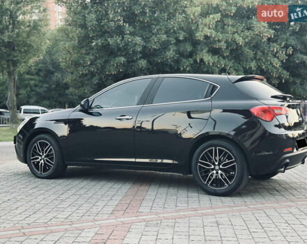 Чорний Альфа Ромео Giulietta, об'ємом двигуна 1.96 л та пробігом 209 тис. км за 8500 $, фото 51 на Automoto.ua