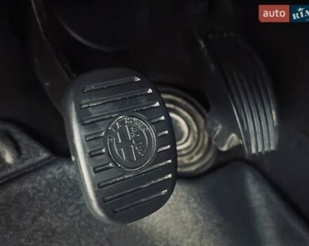 Чорний Альфа Ромео Giulietta, об'ємом двигуна 1.96 л та пробігом 209 тис. км за 8500 $, фото 36 на Automoto.ua