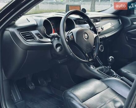 Чорний Альфа Ромео Giulietta, об'ємом двигуна 1.96 л та пробігом 209 тис. км за 8500 $, фото 18 на Automoto.ua