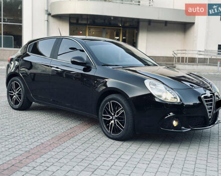 Чорний Альфа Ромео Giulietta, об'ємом двигуна 1.96 л та пробігом 209 тис. км за 8500 $, фото 5 на Automoto.ua