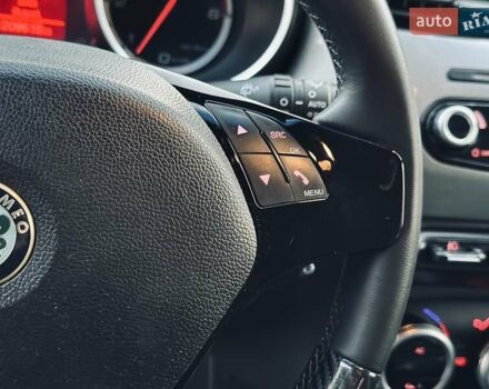 Чорний Альфа Ромео Giulietta, об'ємом двигуна 1.96 л та пробігом 209 тис. км за 8500 $, фото 20 на Automoto.ua