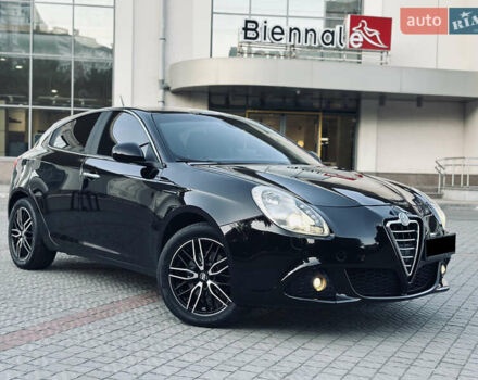 Чорний Альфа Ромео Giulietta, об'ємом двигуна 1.96 л та пробігом 209 тис. км за 8500 $, фото 4 на Automoto.ua