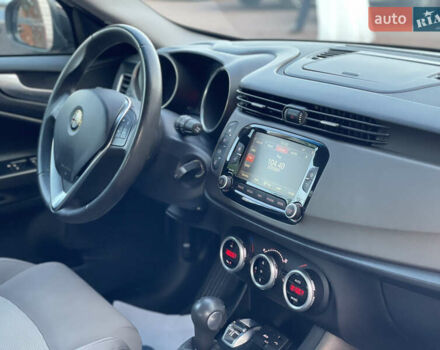 Коричневий Альфа Ромео Giulietta, об'ємом двигуна 2 л та пробігом 230 тис. км за 11849 $, фото 93 на Automoto.ua