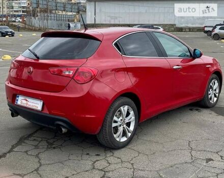 Червоний Альфа Ромео Giulietta, об'ємом двигуна 2 л та пробігом 193 тис. км за 6500 $, фото 11 на Automoto.ua