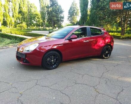 Червоний Альфа Ромео Giulietta, об'ємом двигуна 1.4 л та пробігом 159 тис. км за 8900 $, фото 3 на Automoto.ua