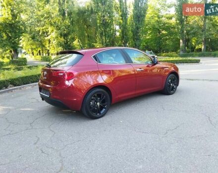 Червоний Альфа Ромео Giulietta, об'ємом двигуна 1.4 л та пробігом 159 тис. км за 8900 $, фото 9 на Automoto.ua