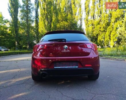 Червоний Альфа Ромео Giulietta, об'ємом двигуна 1.4 л та пробігом 159 тис. км за 8900 $, фото 7 на Automoto.ua