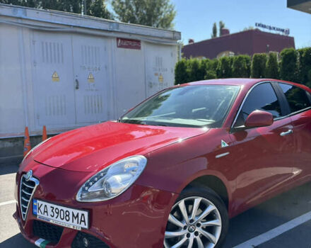 Червоний Альфа Ромео Giulietta, об'ємом двигуна 1.37 л та пробігом 130 тис. км за 9400 $, фото 1 на Automoto.ua