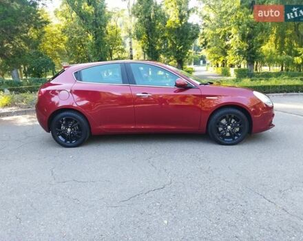 Червоний Альфа Ромео Giulietta, об'ємом двигуна 1.4 л та пробігом 159 тис. км за 8900 $, фото 11 на Automoto.ua
