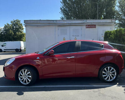 Червоний Альфа Ромео Giulietta, об'ємом двигуна 1.37 л та пробігом 130 тис. км за 9400 $, фото 2 на Automoto.ua