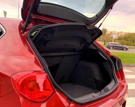 Червоний Альфа Ромео Giulietta, об'ємом двигуна 1.4 л та пробігом 72 тис. км за 10200 $, фото 7 на Automoto.ua