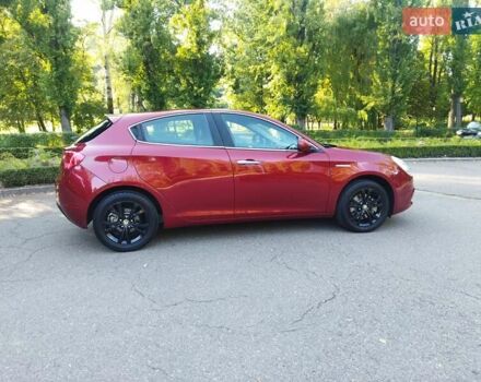 Червоний Альфа Ромео Giulietta, об'ємом двигуна 1.4 л та пробігом 159 тис. км за 8900 $, фото 10 на Automoto.ua