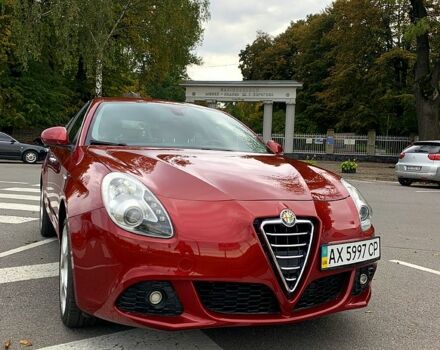 Червоний Альфа Ромео Giulietta, об'ємом двигуна 1.4 л та пробігом 72 тис. км за 10200 $, фото 3 на Automoto.ua