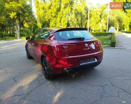 Червоний Альфа Ромео Giulietta, об'ємом двигуна 1.4 л та пробігом 159 тис. км за 8900 $, фото 6 на Automoto.ua