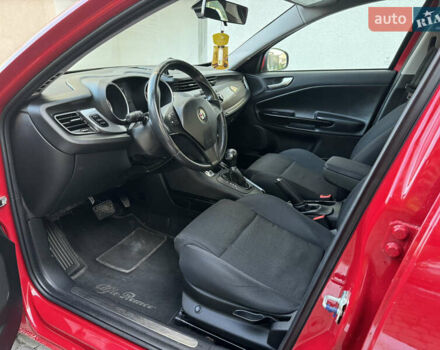 Червоний Альфа Ромео Giulietta, об'ємом двигуна 1.4 л та пробігом 156 тис. км за 8250 $, фото 10 на Automoto.ua