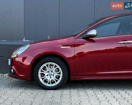 Червоний Альфа Ромео Giulietta, об'ємом двигуна 1.37 л та пробігом 76 тис. км за 15700 $, фото 4 на Automoto.ua