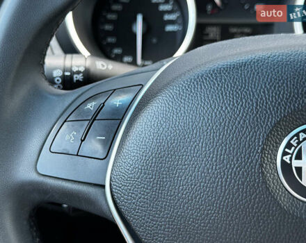 Червоний Альфа Ромео Giulietta, об'ємом двигуна 1.37 л та пробігом 76 тис. км за 15700 $, фото 26 на Automoto.ua