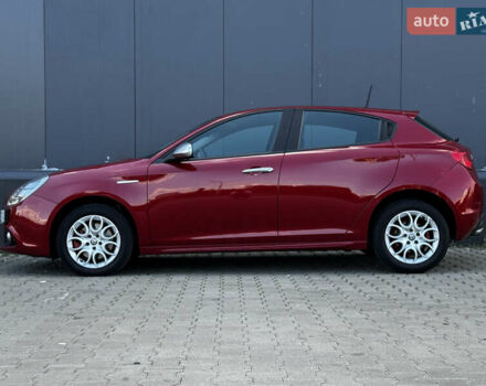 Червоний Альфа Ромео Giulietta, об'ємом двигуна 1.37 л та пробігом 76 тис. км за 15700 $, фото 6 на Automoto.ua