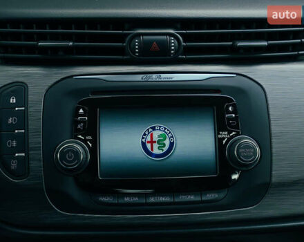 Красный Альфа Ромео Джульетта, объемом двигателя 1.37 л и пробегом 48 тыс. км за 13800 $, фото 38 на Automoto.ua