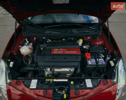 Красный Альфа Ромео Джульетта, объемом двигателя 1.37 л и пробегом 48 тыс. км за 13800 $, фото 23 на Automoto.ua