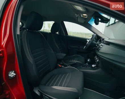 Красный Альфа Ромео Джульетта, объемом двигателя 1.37 л и пробегом 48 тыс. км за 13800 $, фото 59 на Automoto.ua