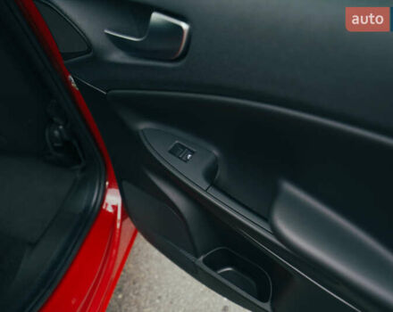 Красный Альфа Ромео Джульетта, объемом двигателя 1.37 л и пробегом 48 тыс. км за 13800 $, фото 53 на Automoto.ua