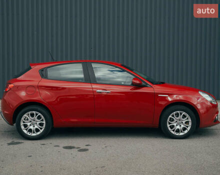 Красный Альфа Ромео Джульетта, объемом двигателя 1.37 л и пробегом 48 тыс. км за 13800 $, фото 9 на Automoto.ua