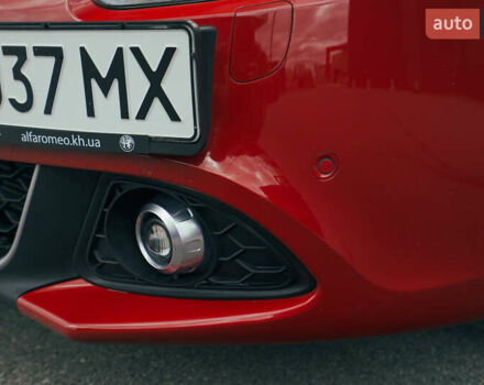 Красный Альфа Ромео Джульетта, объемом двигателя 1.37 л и пробегом 48 тыс. км за 13800 $, фото 14 на Automoto.ua