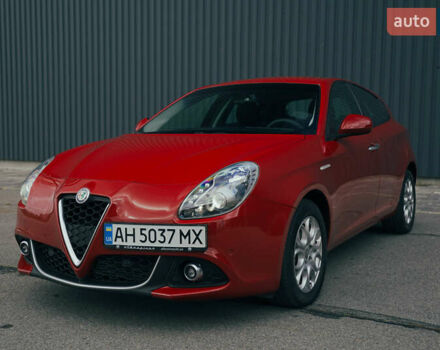 Красный Альфа Ромео Джульетта, объемом двигателя 1.37 л и пробегом 48 тыс. км за 13800 $, фото 2 на Automoto.ua
