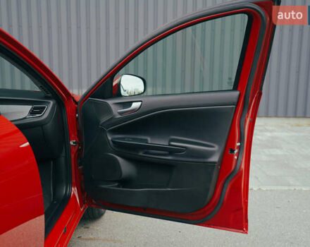 Красный Альфа Ромео Джульетта, объемом двигателя 1.37 л и пробегом 48 тыс. км за 13800 $, фото 55 на Automoto.ua