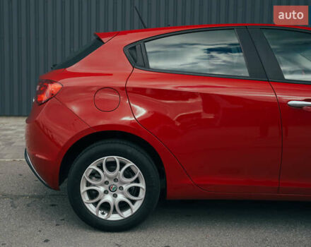 Красный Альфа Ромео Джульетта, объемом двигателя 1.37 л и пробегом 48 тыс. км за 13800 $, фото 10 на Automoto.ua