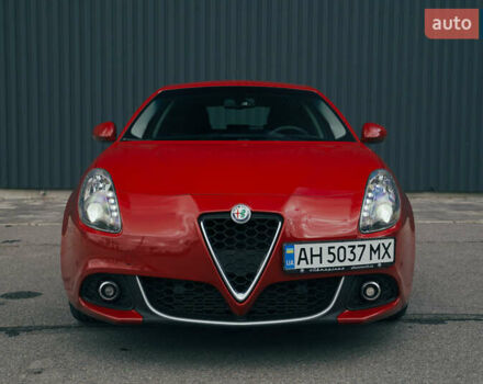 Красный Альфа Ромео Джульетта, объемом двигателя 1.37 л и пробегом 48 тыс. км за 13800 $, фото 1 на Automoto.ua