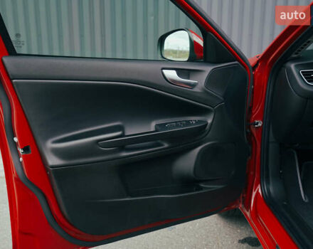 Красный Альфа Ромео Джульетта, объемом двигателя 1.37 л и пробегом 48 тыс. км за 13800 $, фото 45 на Automoto.ua