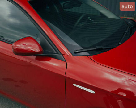 Красный Альфа Ромео Джульетта, объемом двигателя 1.37 л и пробегом 48 тыс. км за 13800 $, фото 20 на Automoto.ua