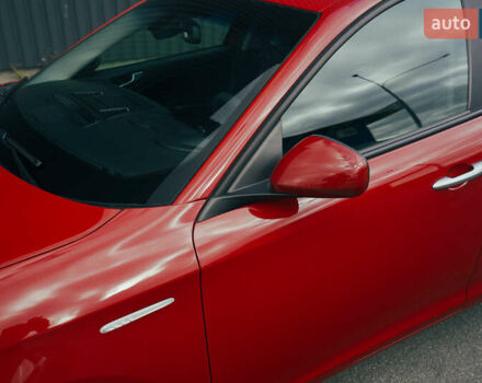 Красный Альфа Ромео Джульетта, объемом двигателя 1.37 л и пробегом 48 тыс. км за 13800 $, фото 19 на Automoto.ua