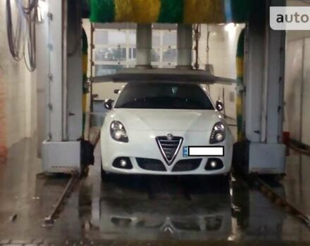 Альфа Ромео Giulietta, об'ємом двигуна 1.4 л та пробігом 175 тис. км за 12700 $, фото 8 на Automoto.ua