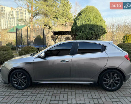 Сірий Альфа Ромео Giulietta, об'ємом двигуна 1.96 л та пробігом 159 тис. км за 7950 $, фото 15 на Automoto.ua
