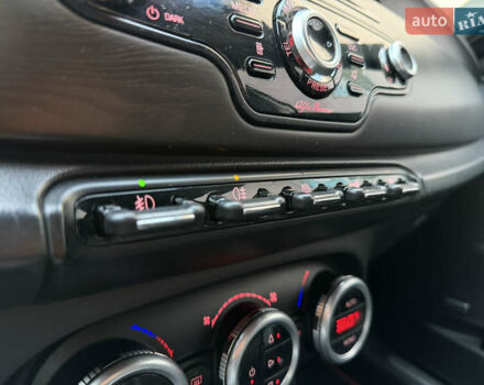 Сірий Альфа Ромео Giulietta, об'ємом двигуна 1.96 л та пробігом 159 тис. км за 7950 $, фото 57 на Automoto.ua