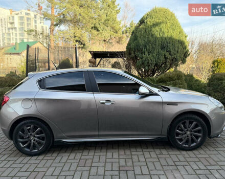 Сірий Альфа Ромео Giulietta, об'ємом двигуна 1.96 л та пробігом 159 тис. км за 7950 $, фото 10 на Automoto.ua
