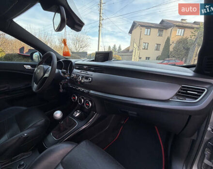 Сірий Альфа Ромео Giulietta, об'ємом двигуна 1.96 л та пробігом 159 тис. км за 7950 $, фото 63 на Automoto.ua