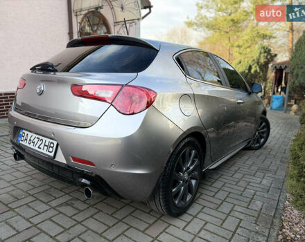 Сірий Альфа Ромео Giulietta, об'ємом двигуна 1.96 л та пробігом 159 тис. км за 7950 $, фото 20 на Automoto.ua