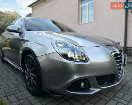 Сірий Альфа Ромео Giulietta, об'ємом двигуна 1.96 л та пробігом 159 тис. км за 7950 $, фото 19 на Automoto.ua