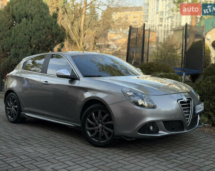 Сірий Альфа Ромео Giulietta, об'ємом двигуна 1.96 л та пробігом 159 тис. км за 7950 $, фото 7 на Automoto.ua