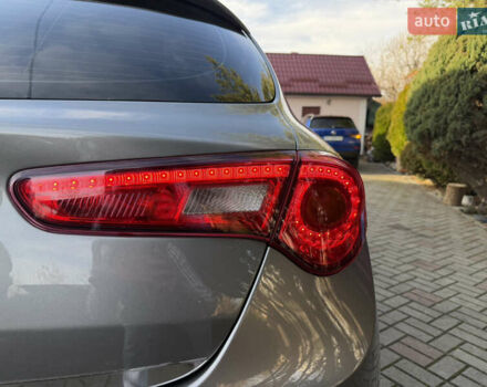 Сірий Альфа Ромео Giulietta, об'ємом двигуна 1.96 л та пробігом 159 тис. км за 7950 $, фото 21 на Automoto.ua